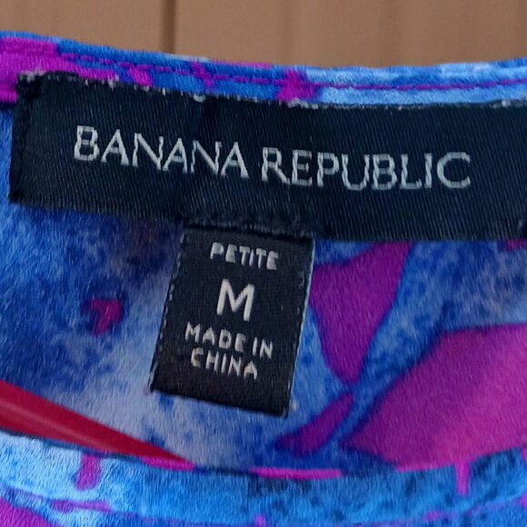 #216 3/$18 - Banana Republic Blue/Pink Short Sleeve Top Size Petite Medium - Picture 5 of 6
